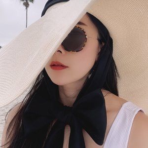 Meet your Posher, Sabrina